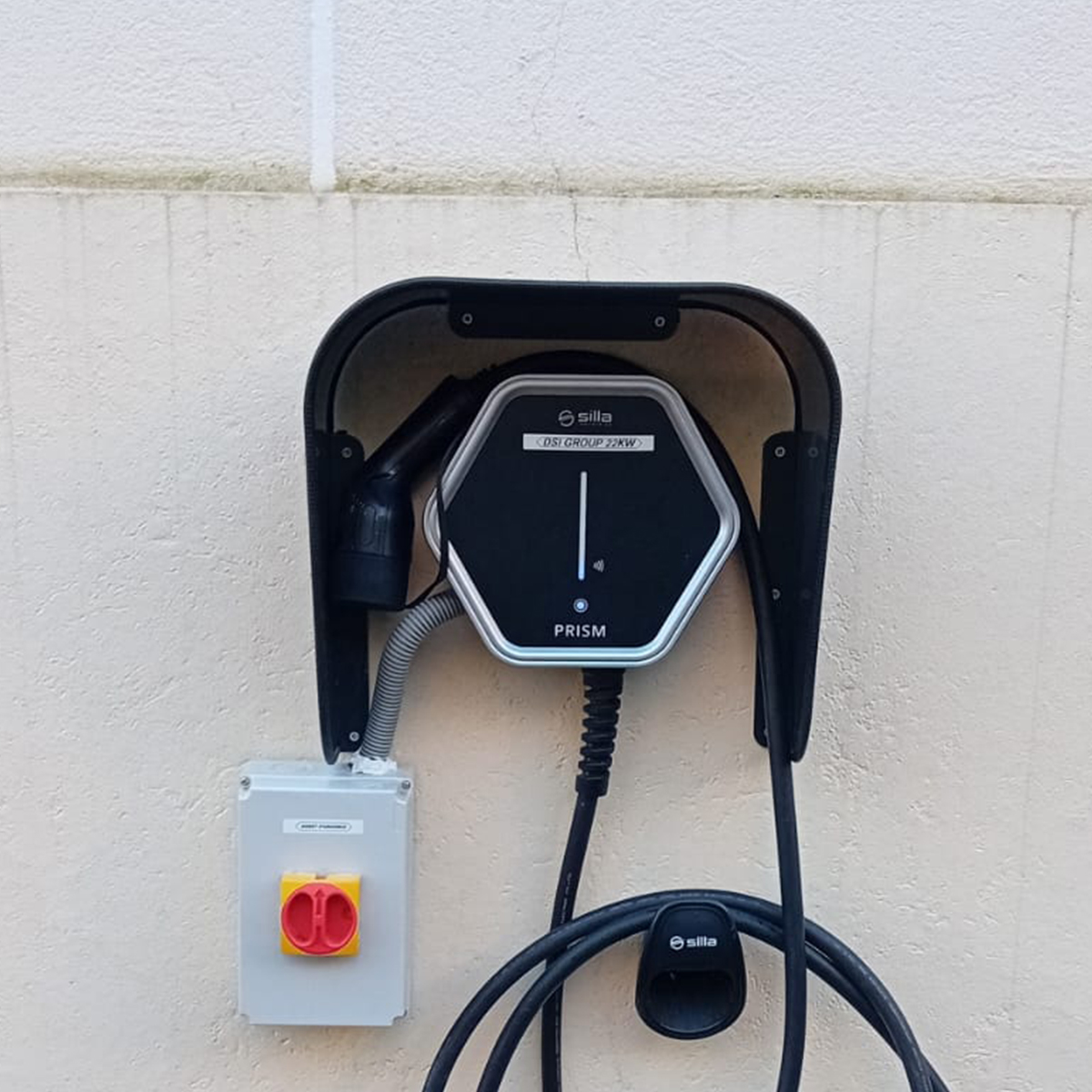 Bornes de recharge pour véhicules électriques | Installation 16 Service photo Delec Réseaux 1